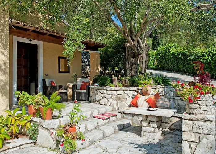 Nikatsas No 3 Holiday home *