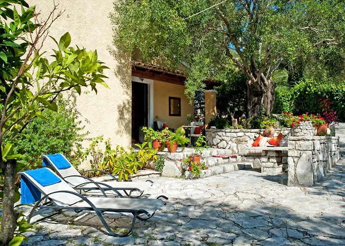 Holiday home Nikatsas No 3 *