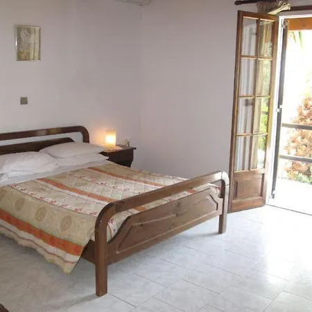 Nikatsas No 3 펜션 Kerasa