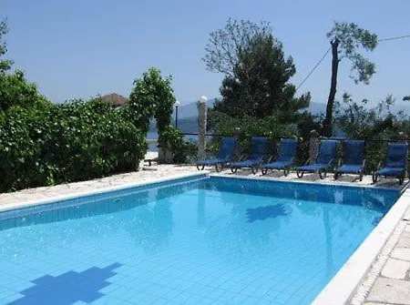 Nikatsas No 3 펜션 *