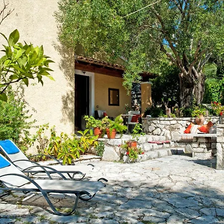 펜션 Nikatsas No 3 *